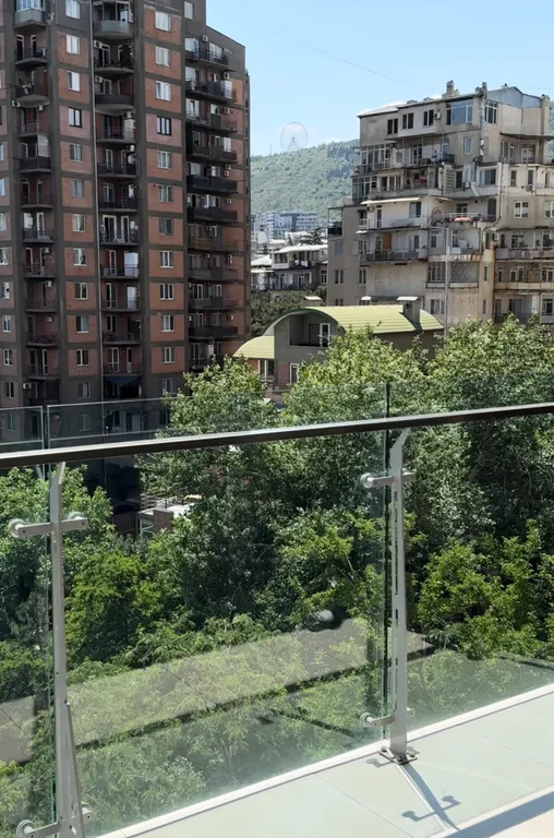 Просторная и светлая квартира у парка Мзиури