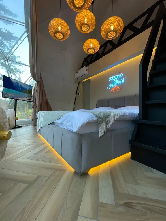 Купольный дом «NEON» на 4 гостя