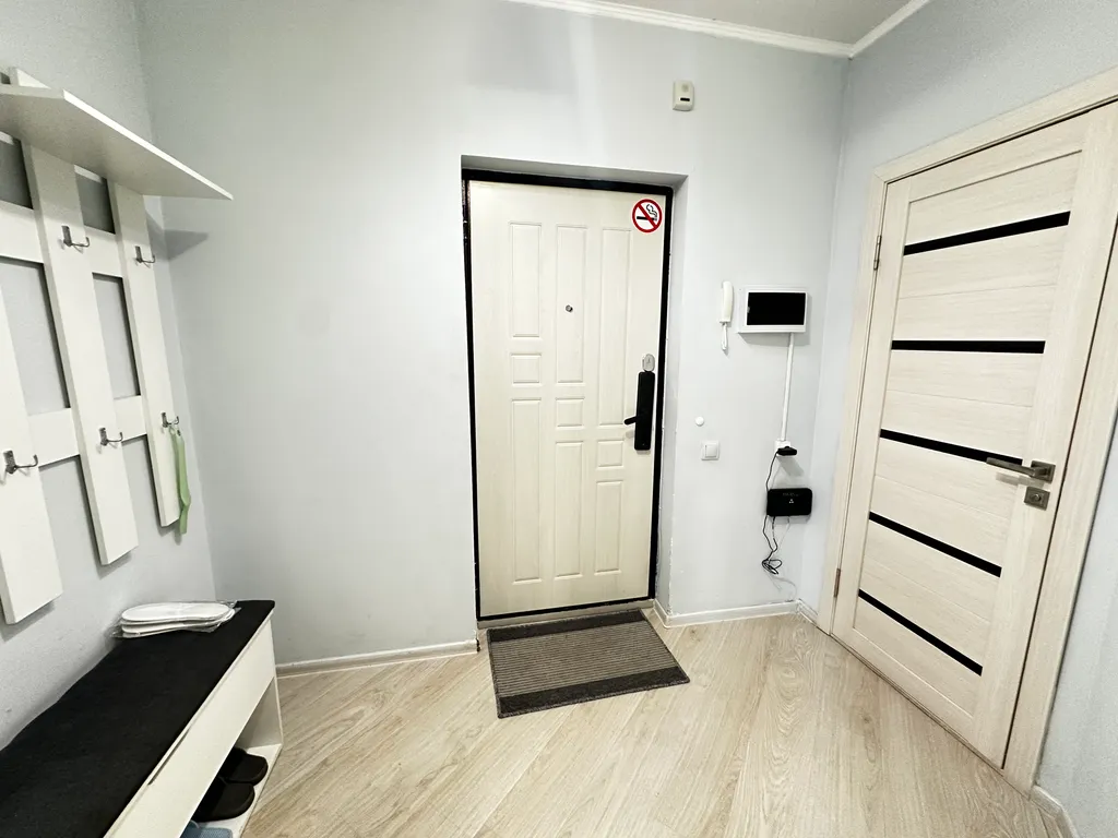 Студия с видом на горы у входа в Центральный парк