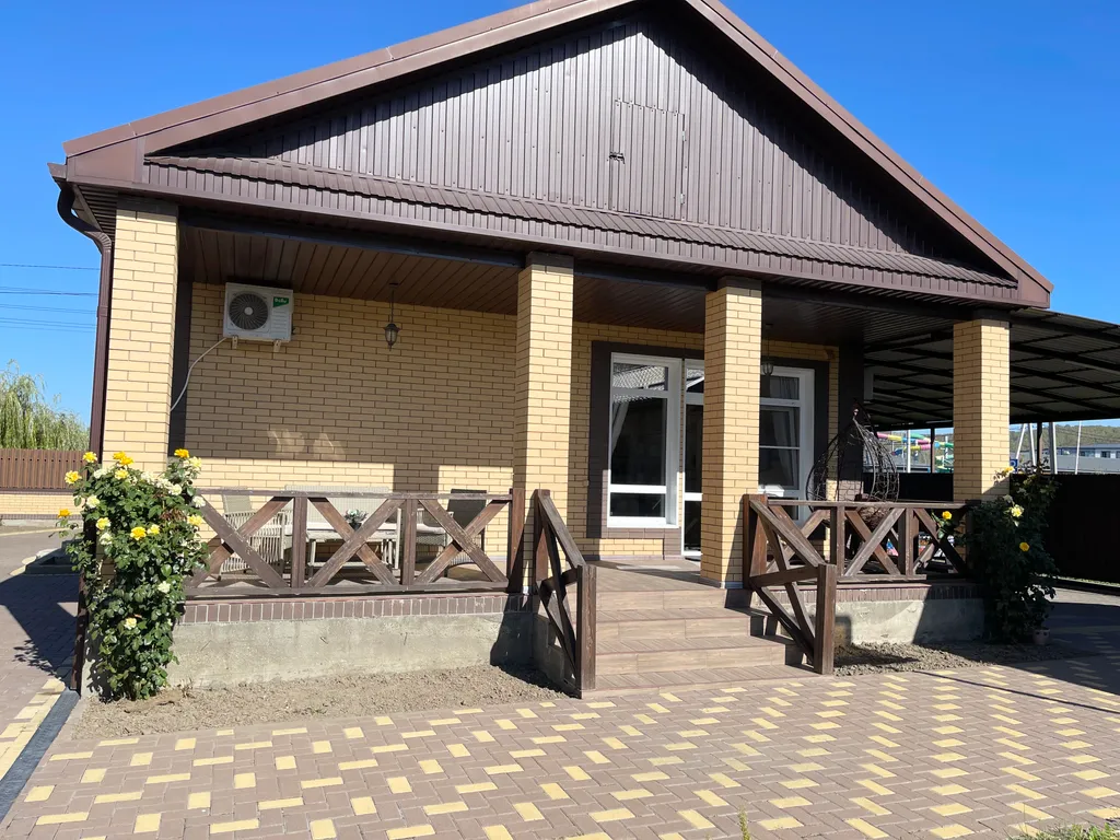 Уютный дом с теплым бассейном у термальных источников и аквапарка