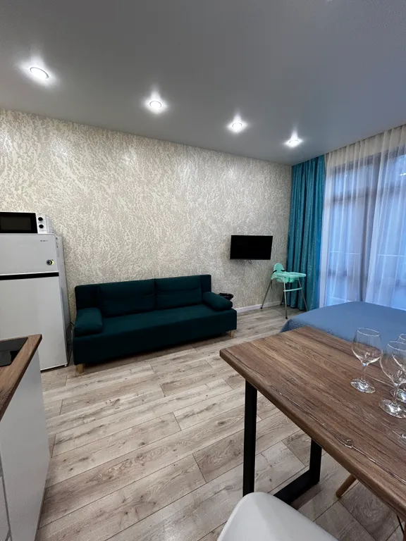 Уютная студия с видом на лес