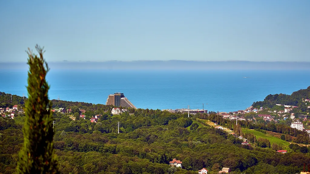 Коттедж Умный дом с кипарисами и видом на море с мансардным этажом — Сочи