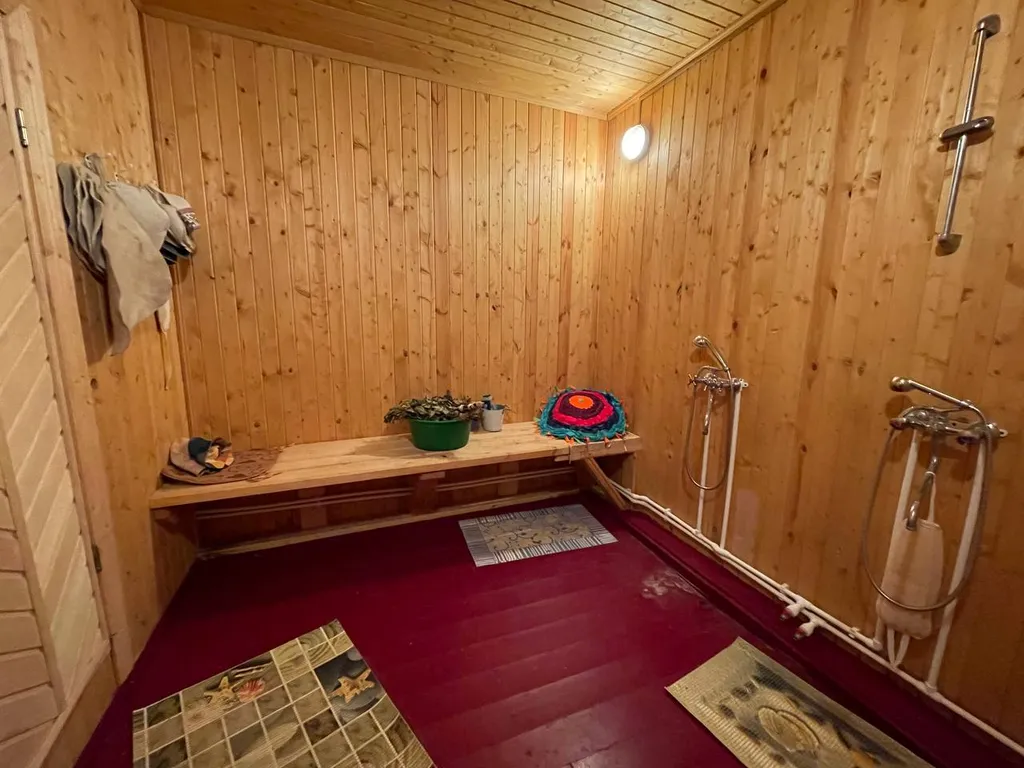 Дом на берегу реки Волга