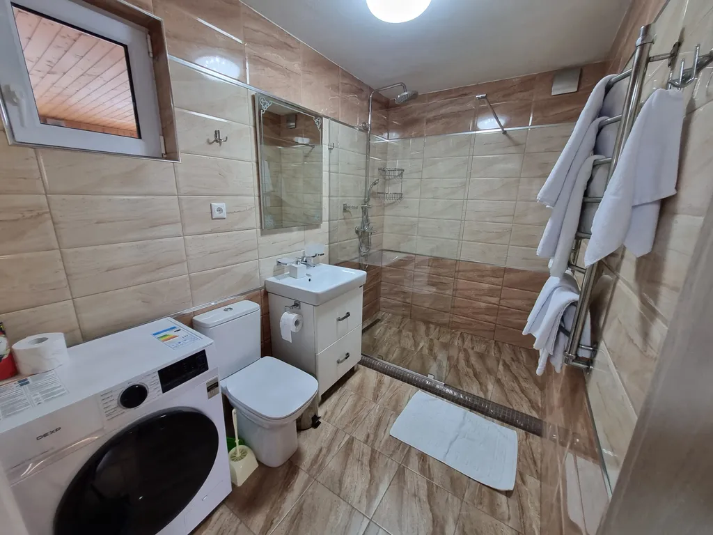 Коттедж Двухэтажный коттедж на первой линии Азовского моря — Кучугуры