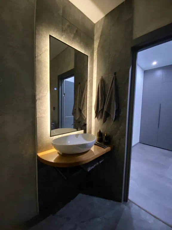 Студия с дизайнерским ремонтом