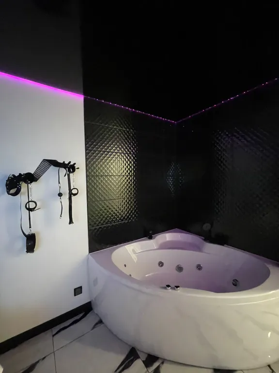 Апартамент для свиданий с джакузи