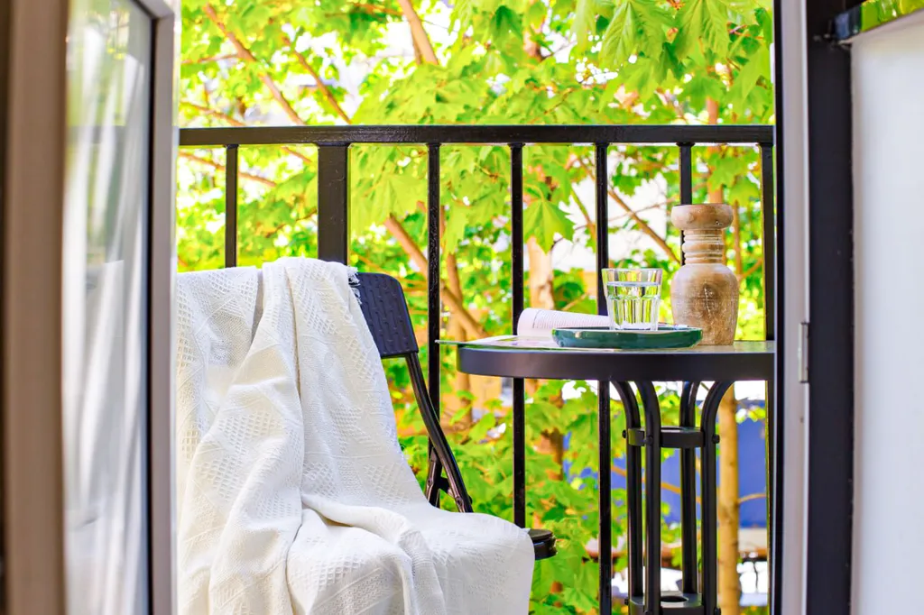 Двухкомнатная квартира на набережной в центре Великого Новгорода