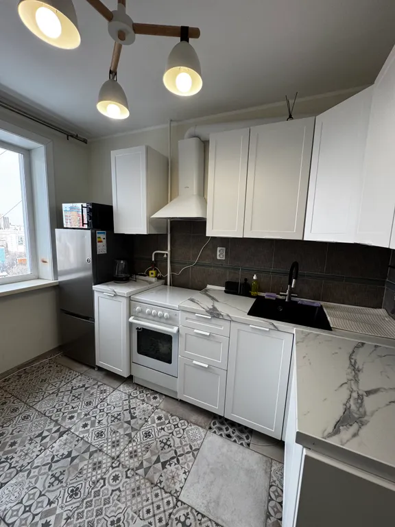 Стильная двушка в сердце города! Рядом набережная и Броско Молл