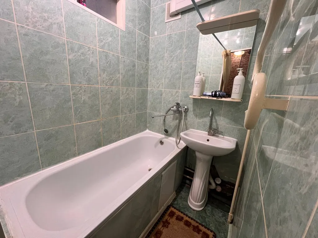 Полноценная квартира в центре с парковкой