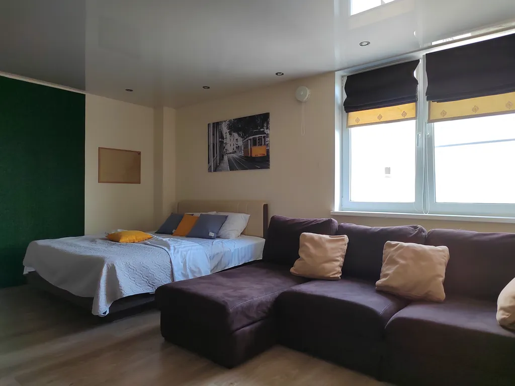 Уютная большая квартира рядом с аэропортом Кольцово с кондиционером