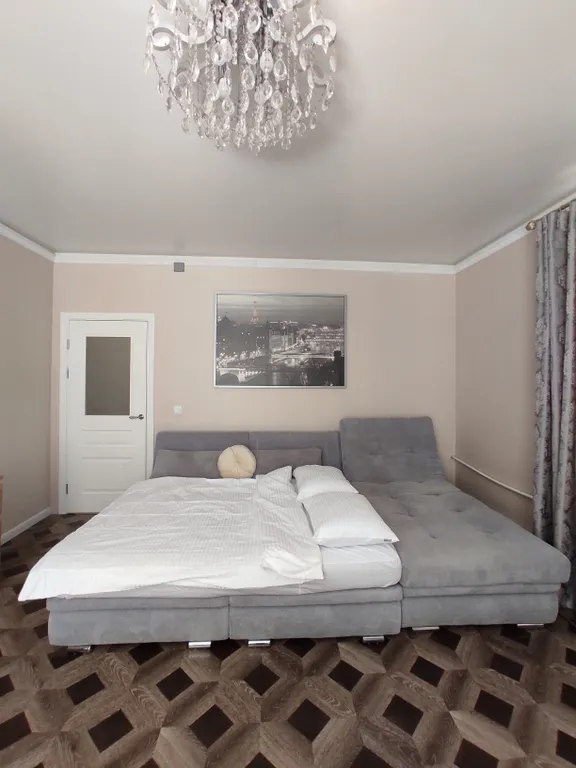 Просторная квартира рядом с Невским проспектом с парковкой