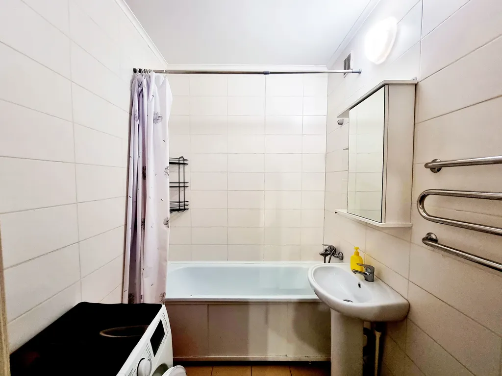 Просторная квартира до 6 человек около ТРЦ Июнь