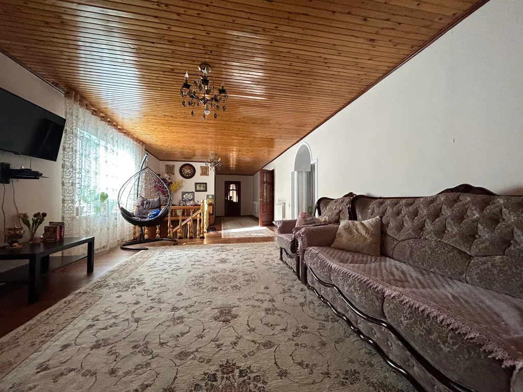 Большой уютный дом