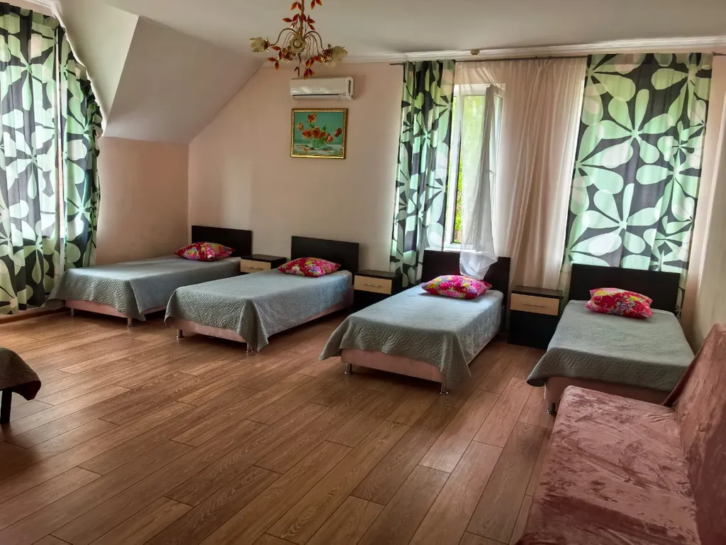 Уютный дом для большой компании