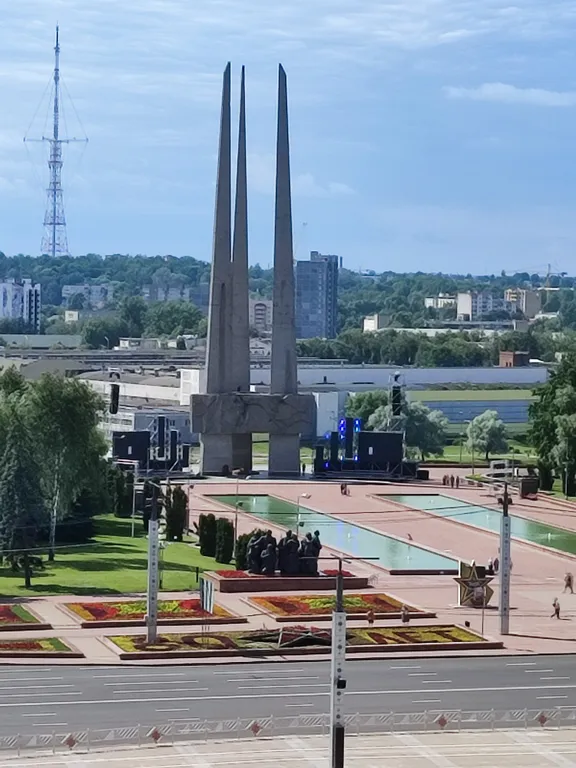Апартаменты в самом центре (площадь победы, три штыка, амфитеатр)