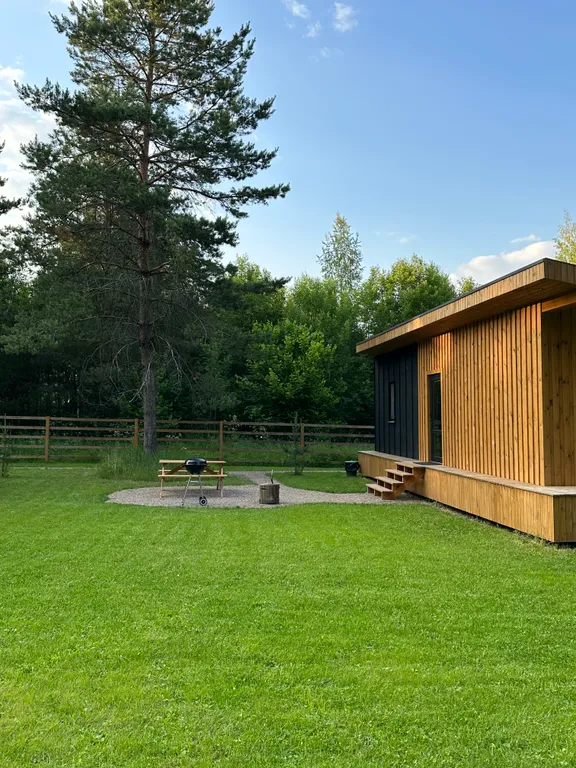 Сказочный домик в лесу