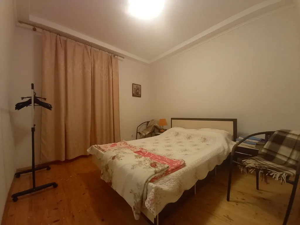 Часть дома с зеленым двориком на Косе у моря