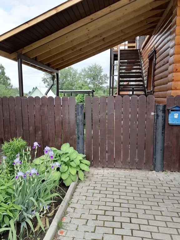 Дом рядом с музеем Деревянного Зодчества