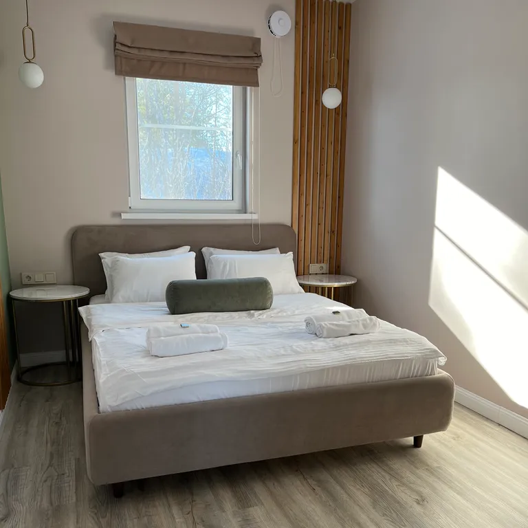 Уютный дом у озера