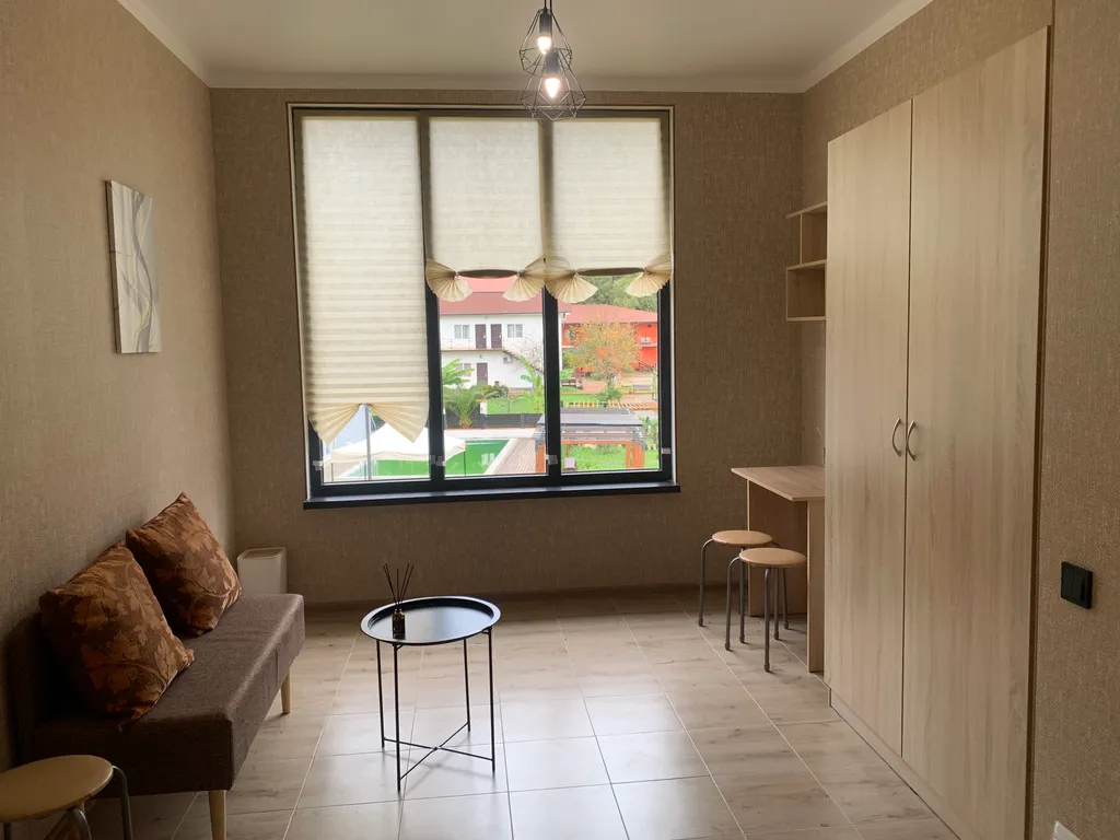 Комфортабельный дом с бассейном с видом на горы