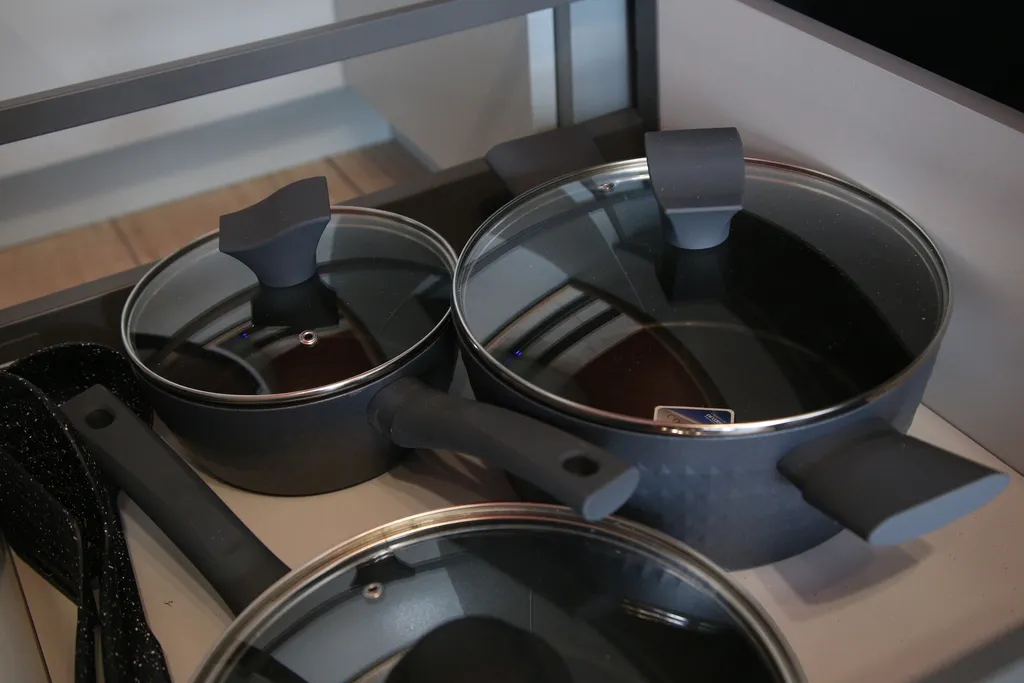 Квартира Апартаменты Дали с ягодным потолком и панорамным видом на Калининград — Калининград