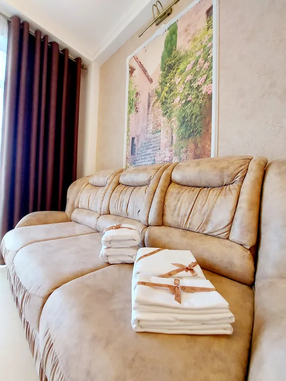 Студия с балконом и видом на море на 1й линии от моря в Алупке