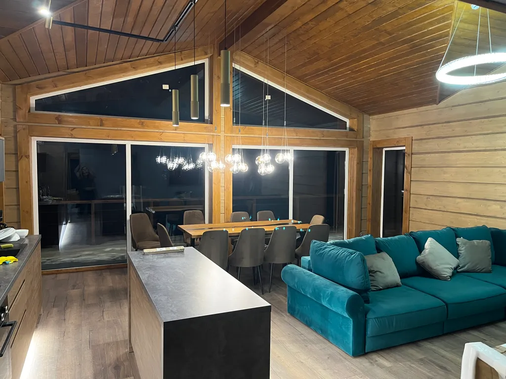 Дом на озере в Ahpoila Villas, коттедж с 4-мя спальнями Grand