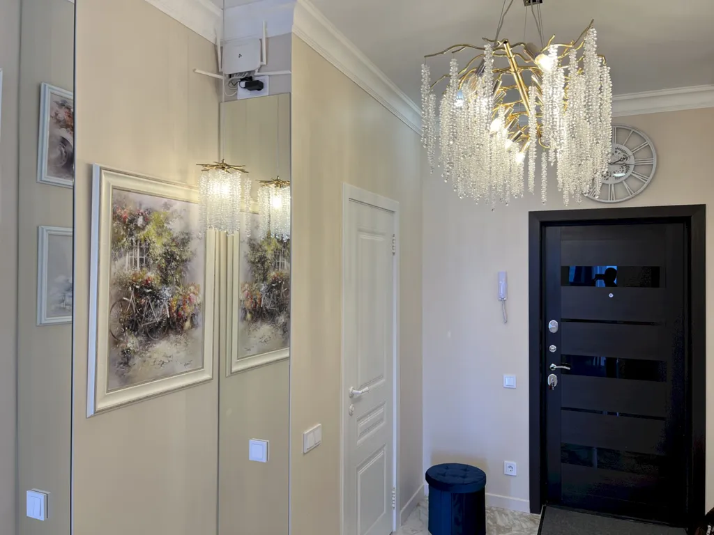 Квартира с балконом и видом на открытое море, Толстый мыс