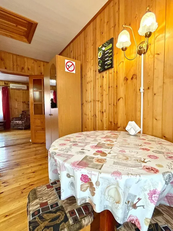 Коттедж Трехкомнатные апартаменты с балконом и с отдельным входом на земле — Анапа