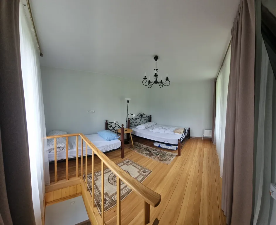 Домик с видом на горы