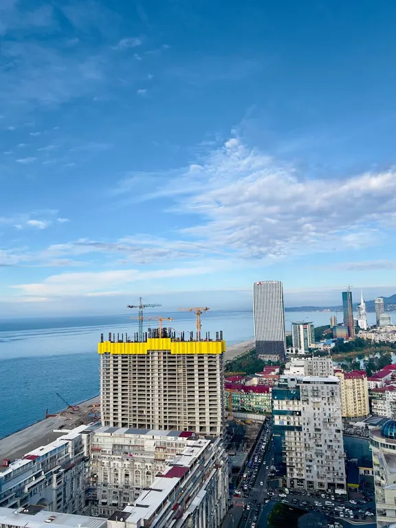 Alliance Palace, вид на старый город, море и горы