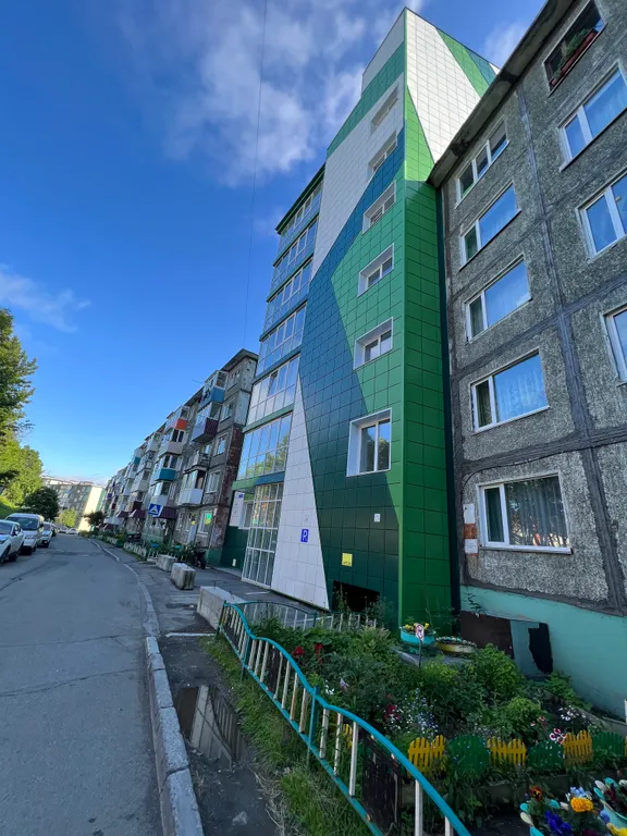 Скромный лофт с нотками поп-арта недалеко от центра