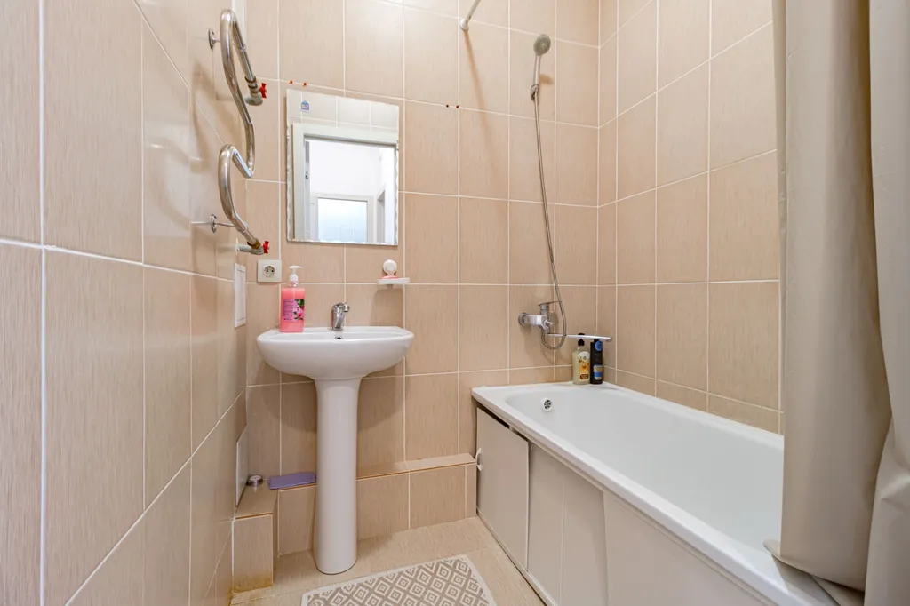 Квартира чистая, хорошая, теплая в доме бизнес класса