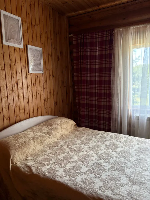 Уютный дом у озера