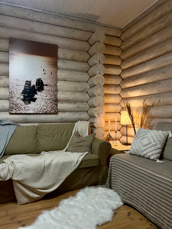 Коттедж Атмосферный дом из бревна с камином и сауной у водохранилища — Маслово