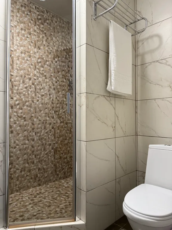 Новый дом в Геше на 1 линии по дороге на сектор Б