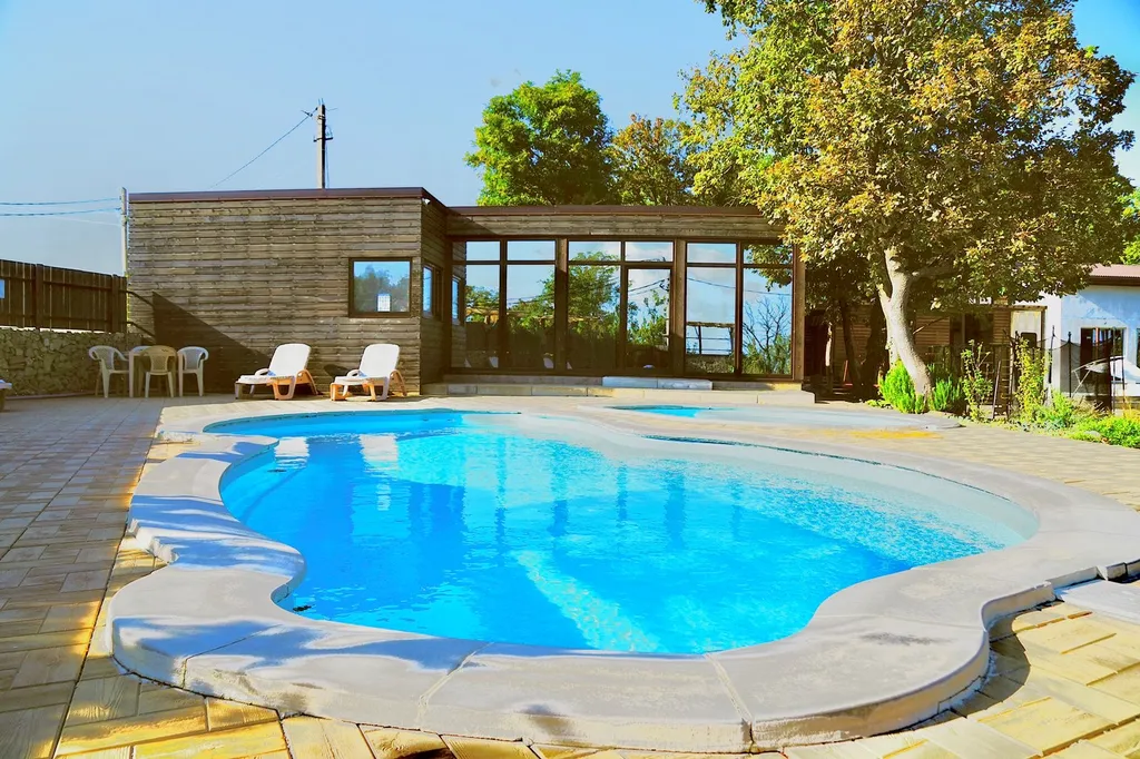 Комфортное проживание в лесу у моря