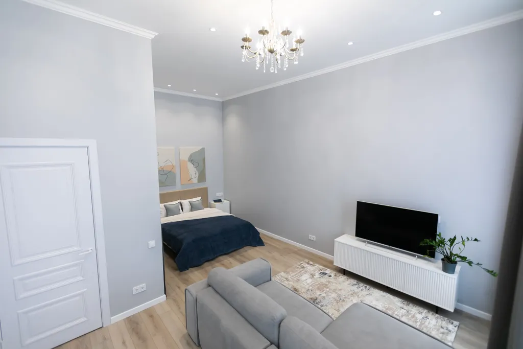 Вид на Неву, новый ремонт