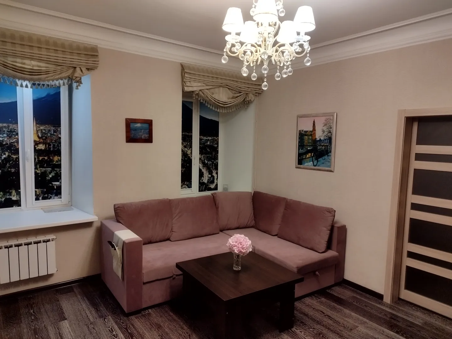 Диван в гостиной, в разложенном виде 160*200