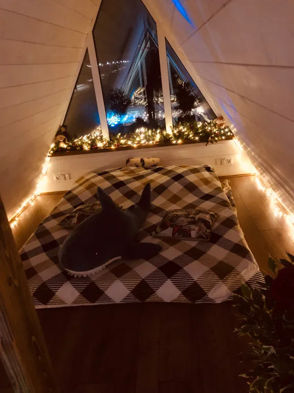 Дом у озера в стиле А-frame