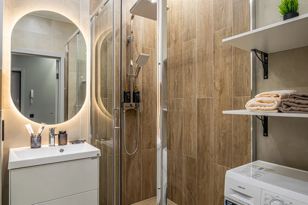 Дизайнерская квартира около сквера в бизнес -высотке