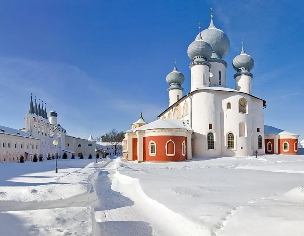 Квартира Квартира с видом на Тихвинский монастырь — Тихвин