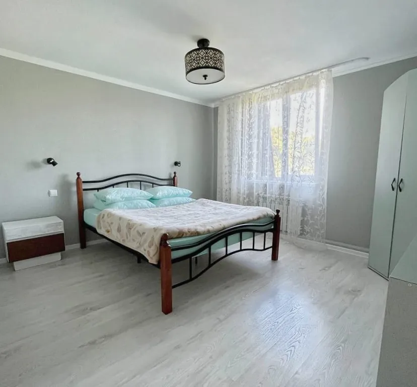 Апартаменты для большой семьи у моря в центре курортного города