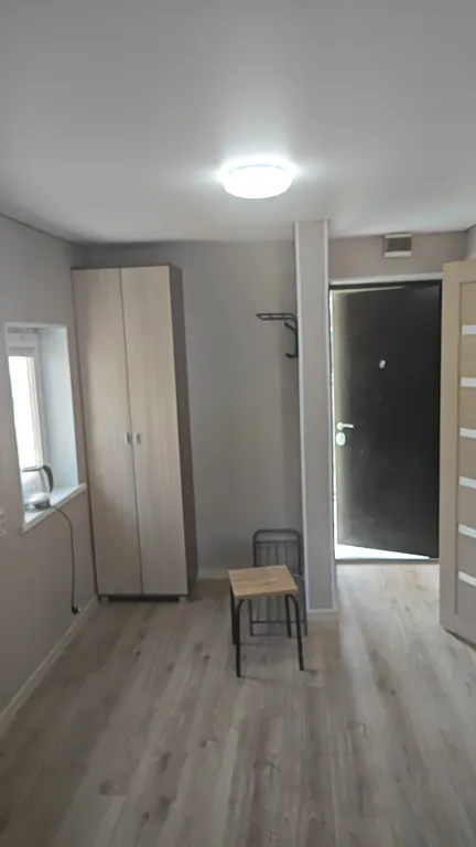 Дом с террасой около бассейна