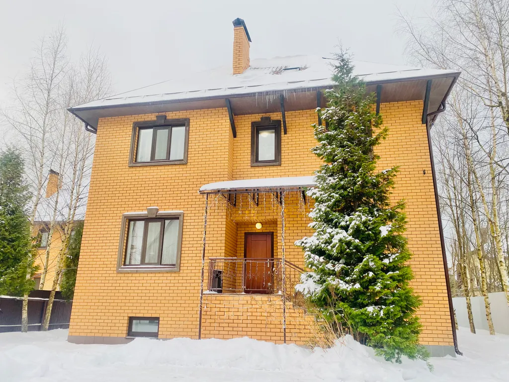 Дом в заповедной зоне рядом с озерами