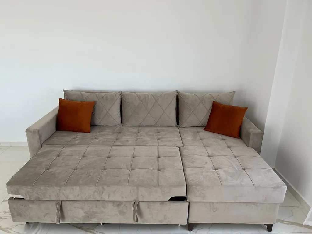 Чудесная новая квартира с видом на горы и море