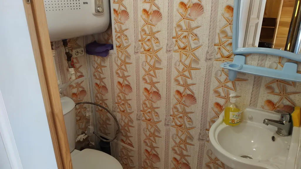 Уютный домик, недалеко от озера