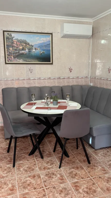 Дом Уединение - лес, река, барбекю-зона, сад, приватный уют