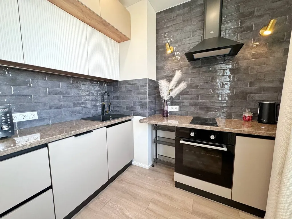 Дизайнерская 2-х комнатная квартира рядом с Море парком