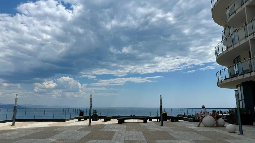 Апартамент с видом на горы и море